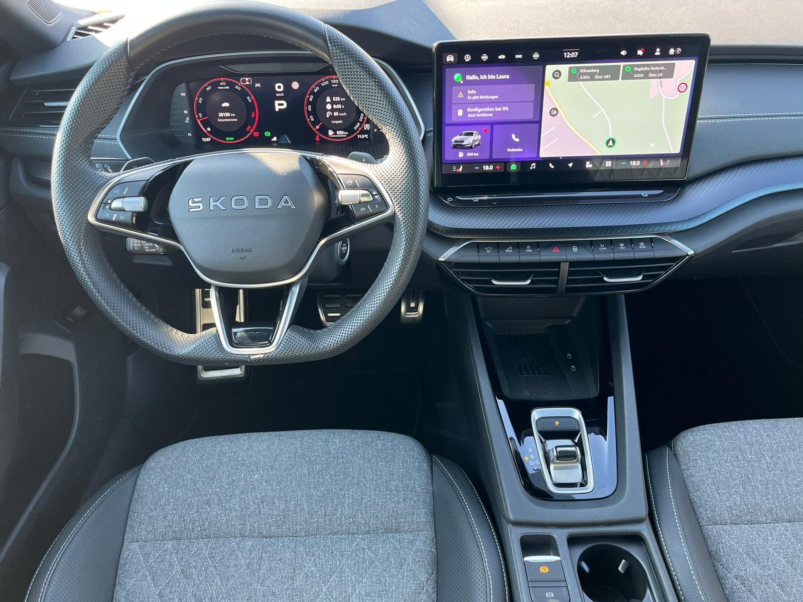 Fahrzeugabbildung SKODA Octavia 1.5 DSG Sportline PANO*MATRIX*AHK*5J.GAR