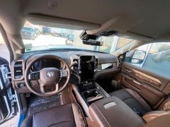 DODGE RAM 3500 Limited Longhorn RamBox  6.7HO 8 Gang