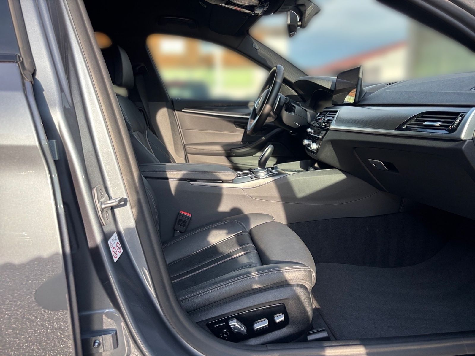 BMW 530d xDrive Touring M Sport LC Prof. DA HiFi foto 4
