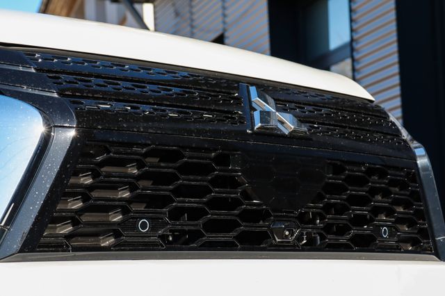 Fahrzeugabbildung Mitsubishi Eclipse Cross 2.4 PHEV Plus SELECT 4WD LAGERWARE