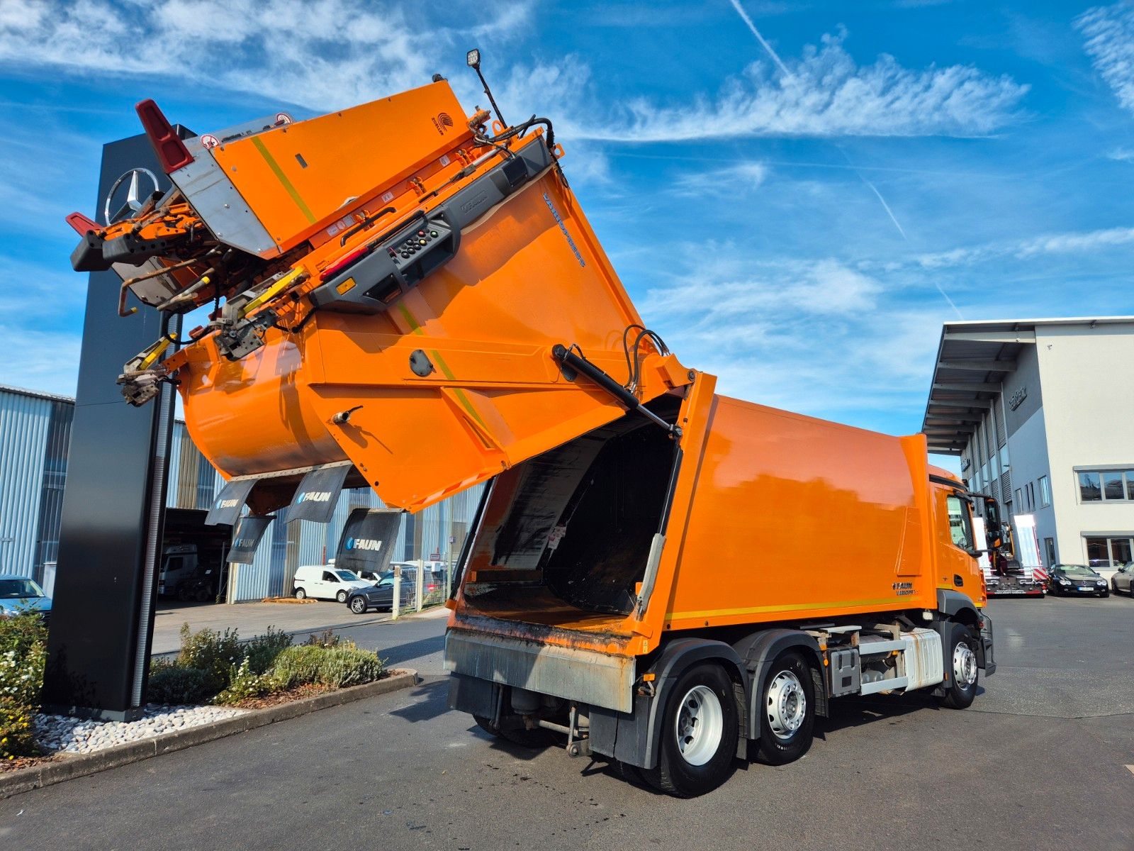 Fahrzeugabbildung Mercedes-Benz Actros 2533 L Faun Variopress II524 V19 Zoeller