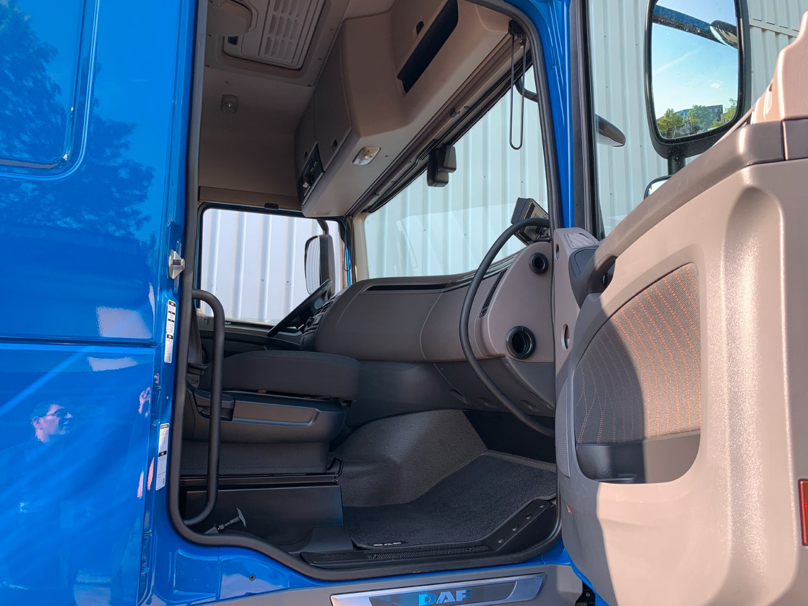 Fahrzeugabbildung DAF FT XF 480 SC LD