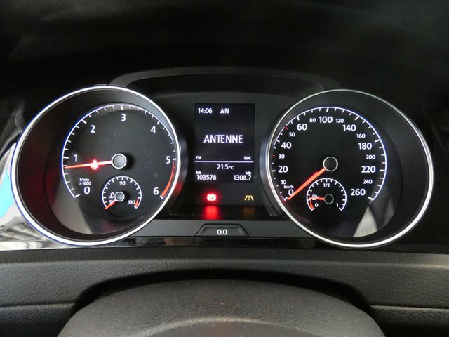 Golf 1.6 TDI IQ.DRIVE STANDHEIZUNG NAVI ACC