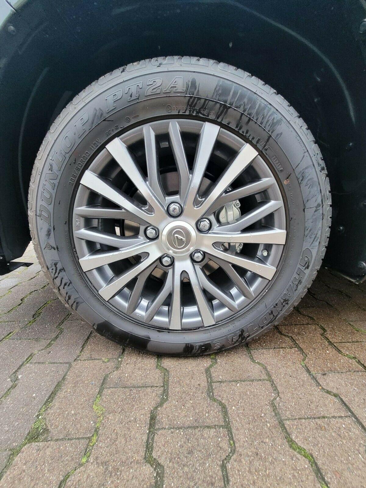 Car Image 26