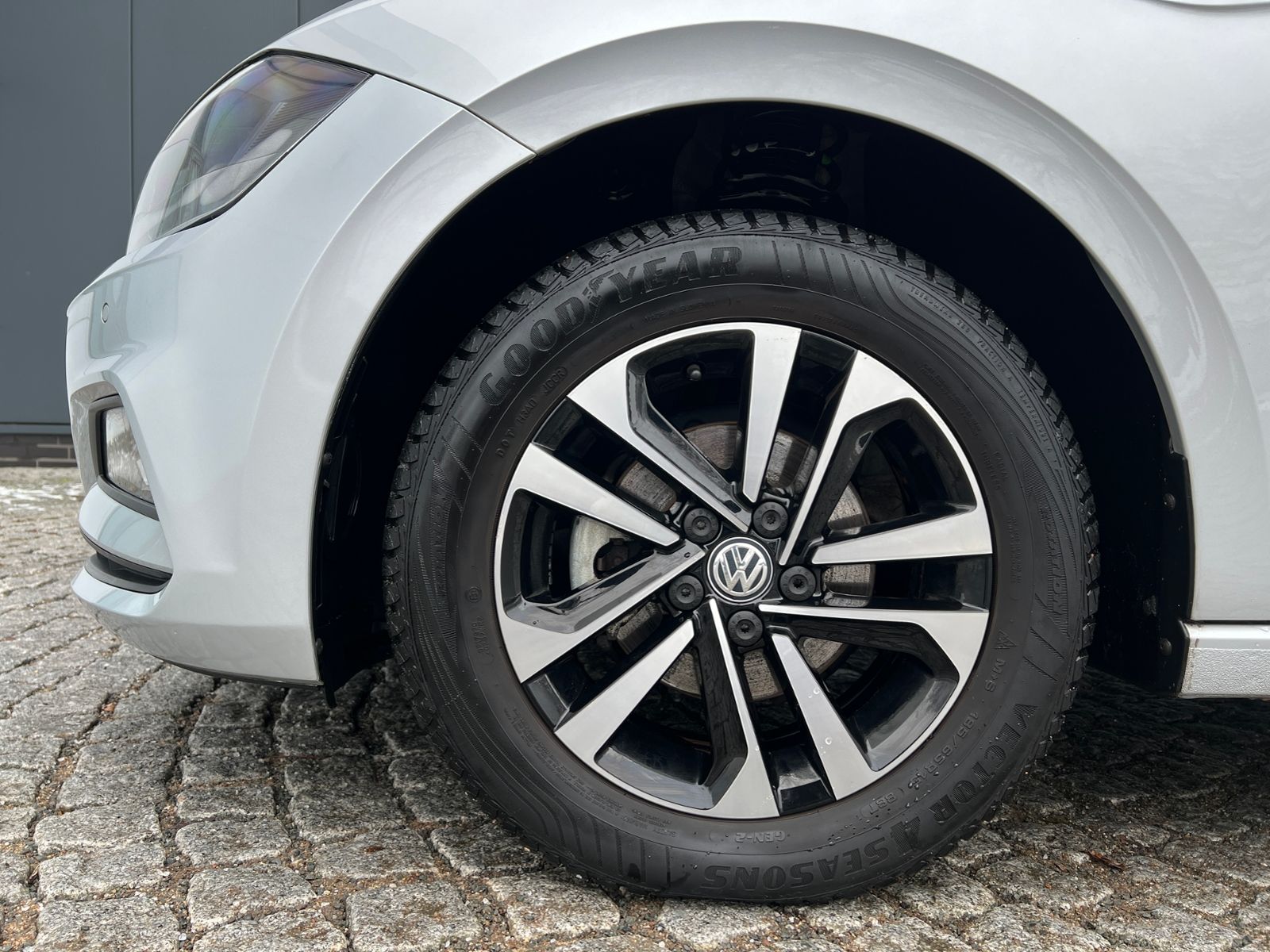 Fahrzeugabbildung Volkswagen Polo IQ.DRIVE 1.0 TSI *AppConnect, Tempomat, Sit