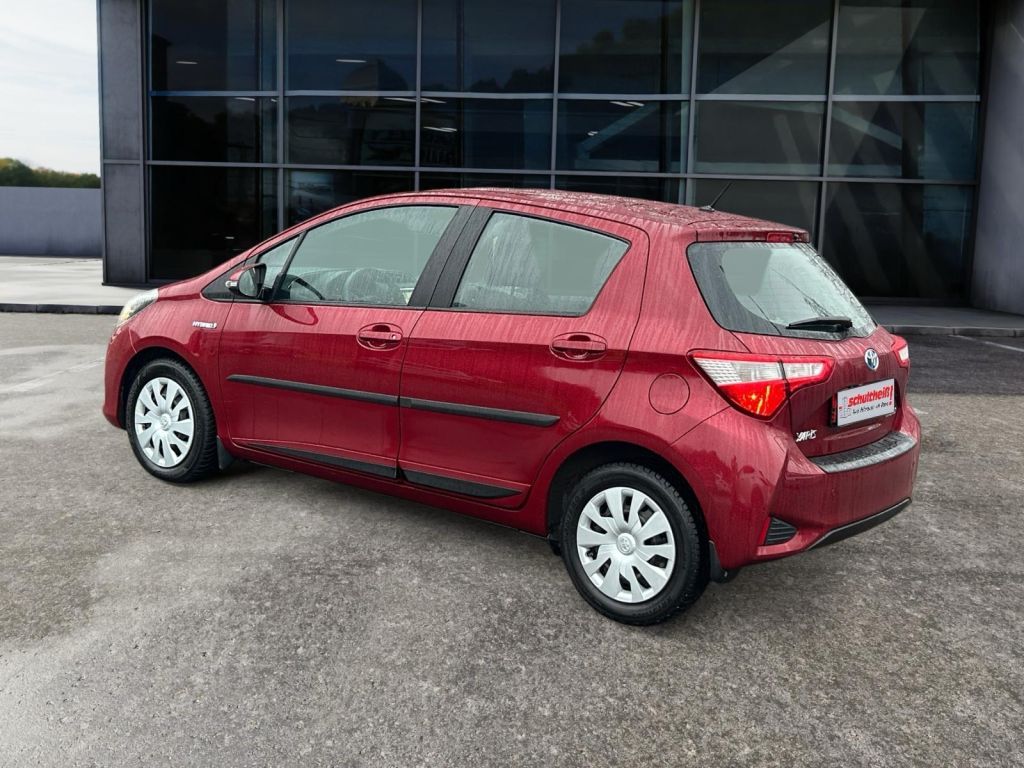 Fahrzeugabbildung Toyota Yaris Hybrid 1.5 VVT-i Comfort