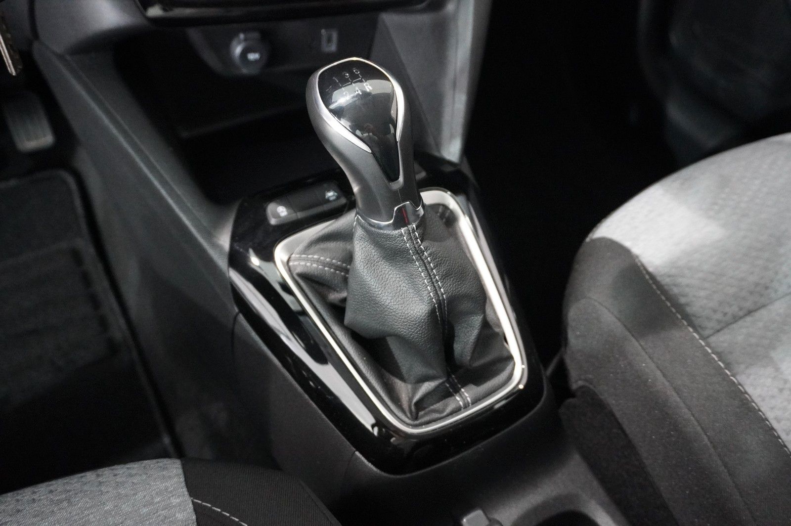 Fahrzeugabbildung Opel Corsa F 1.2 FACELIFT NAVI/LED/KAMERA/VIRTU./DAB+
