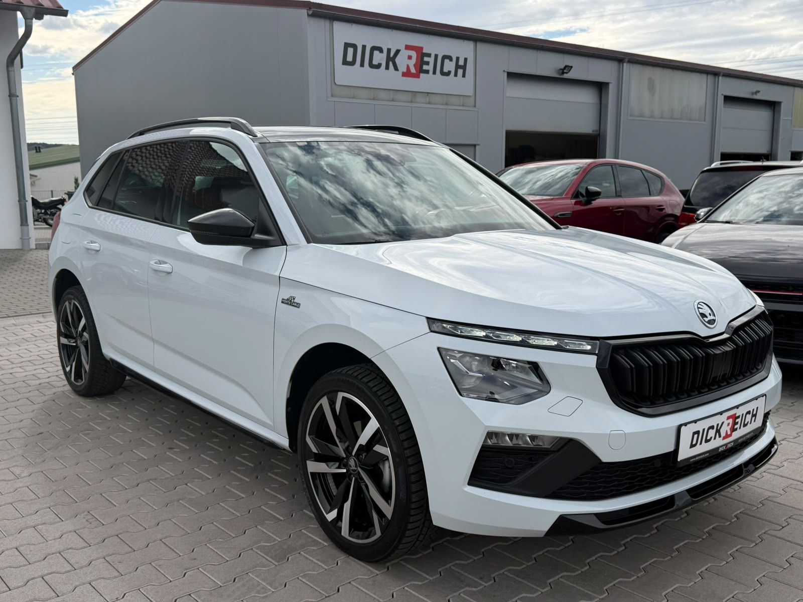Fahrzeugabbildung SKODA Kamiq 1.5 TSI DSG Monte Carlo PANO*MATRIX*5J.GAR