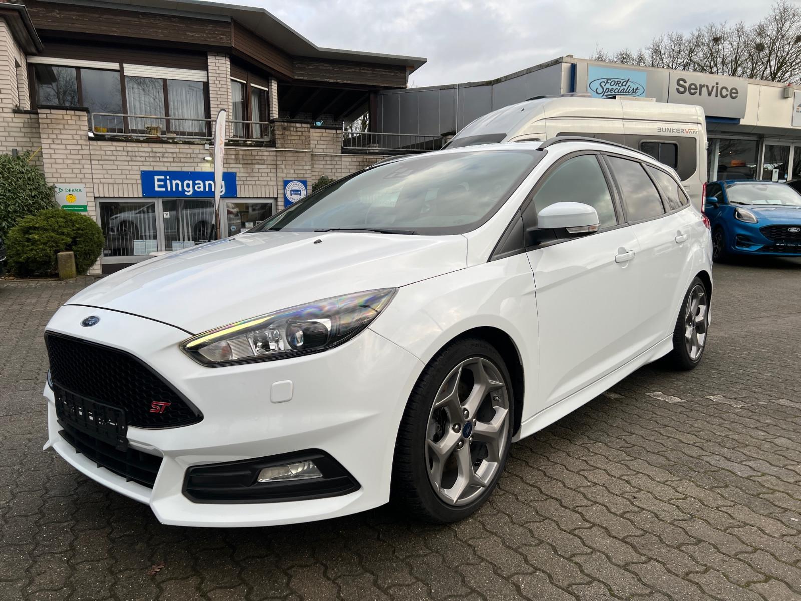 Ford Focus Turnier ST 2,0 Ecoboost Navi Bi-Xenon