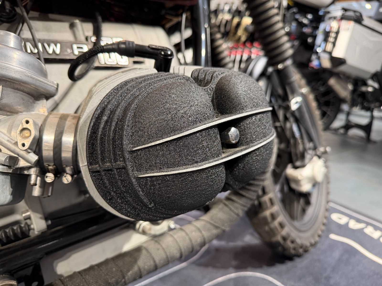 Fahrzeugabbildung BMW R 100 vollständig revidiert!