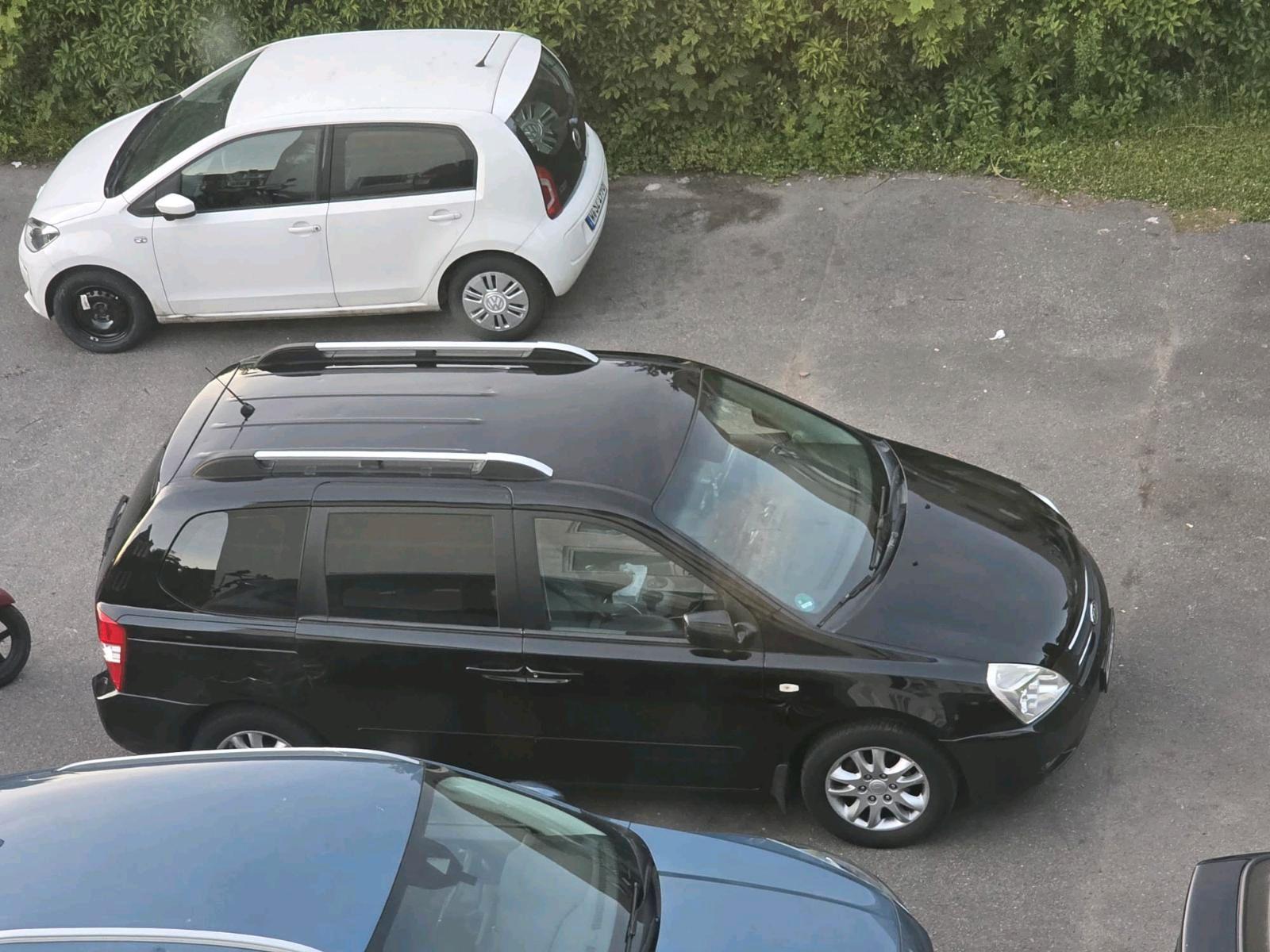 Kia Carnival 2007 — вигляд ззаду
