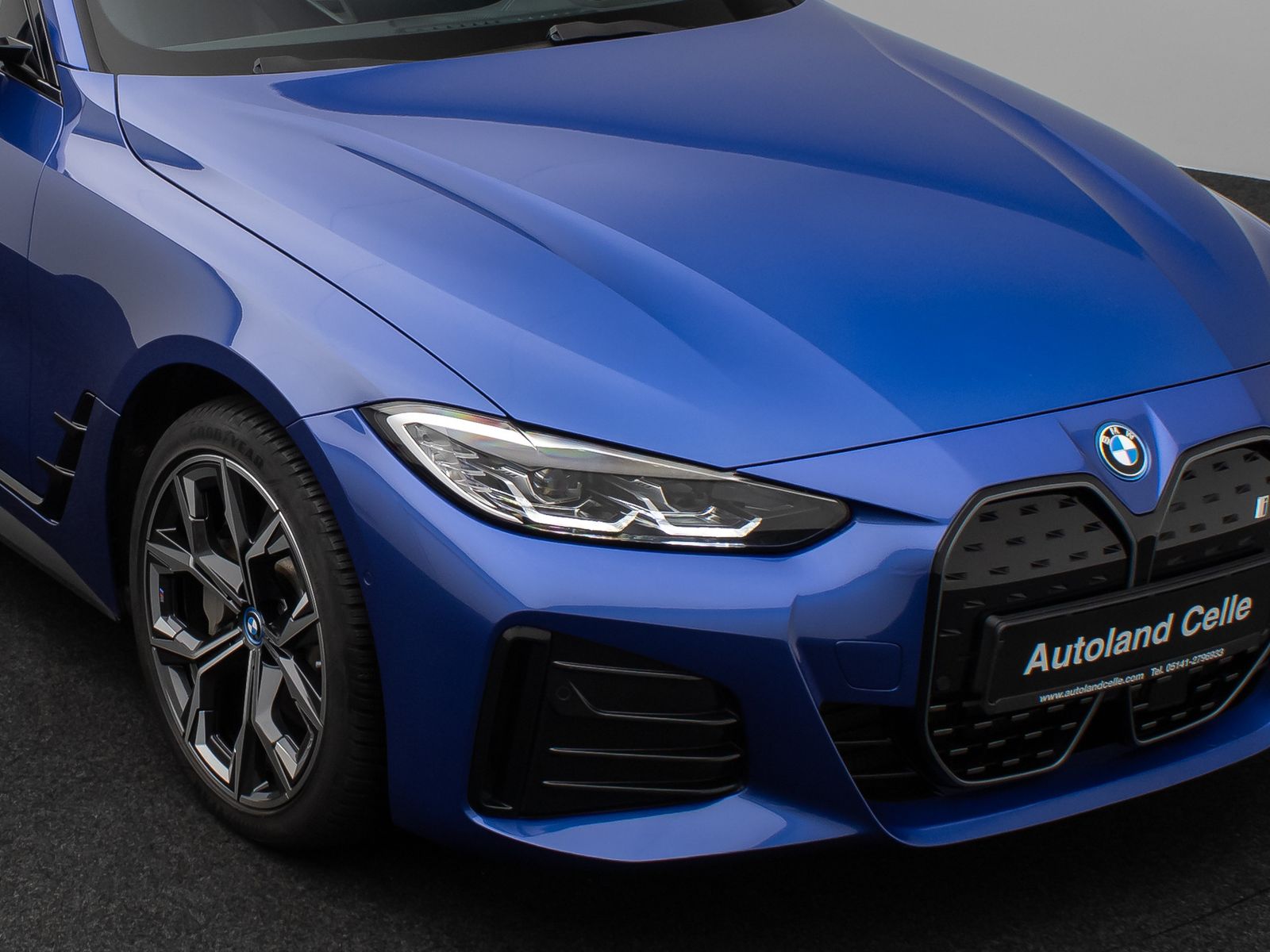 Fahrzeugabbildung BMW i4 eD40 M Sport Gran Coupè Kamera Glasdach HUD