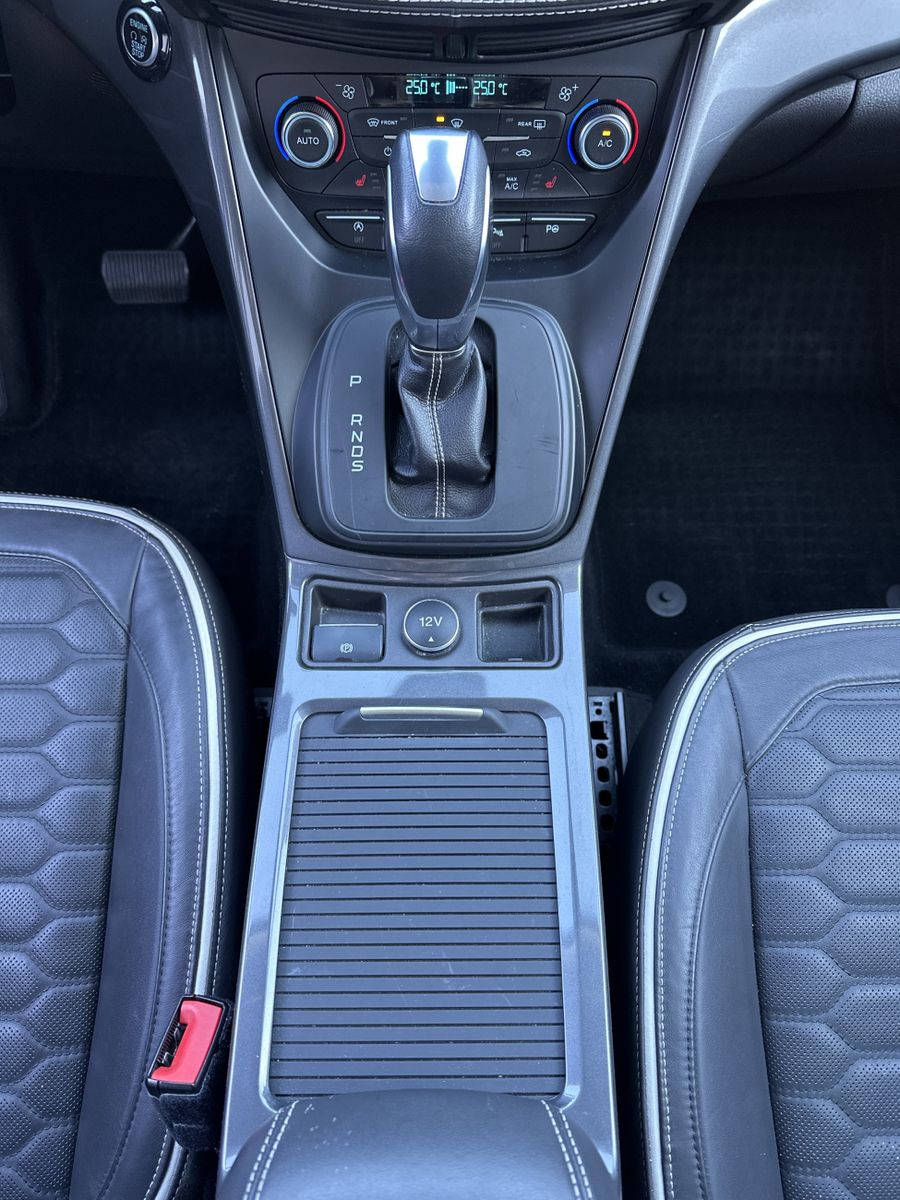 Fahrzeugabbildung Ford Kuga 1.5 EB Vignale Aut. NAV+XEN+ACC+KAM+AHK+2Hd
