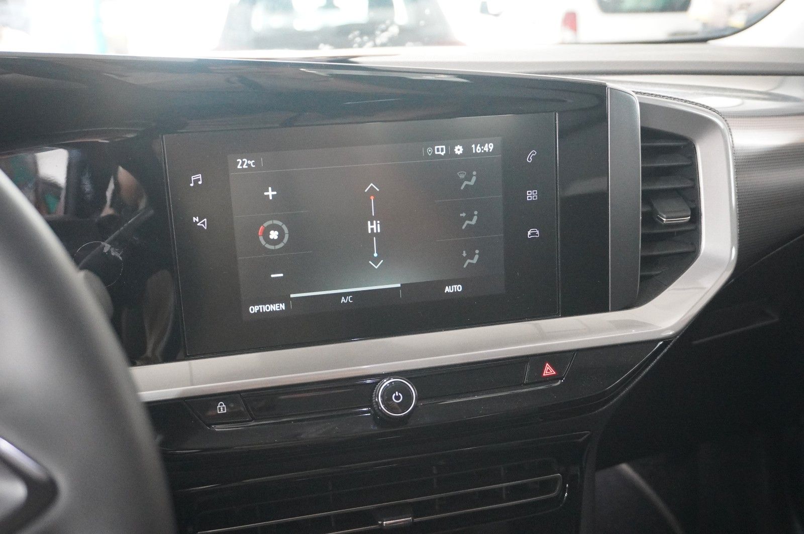 Fahrzeugabbildung Opel Mokka 1.2T ELEGANCE NAVI/LED/KAMERA/SH/SPORT/DAB