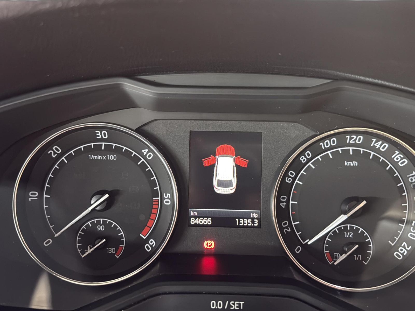 Fahrzeugabbildung SKODA Superb Combi Premium Edition/ AHK