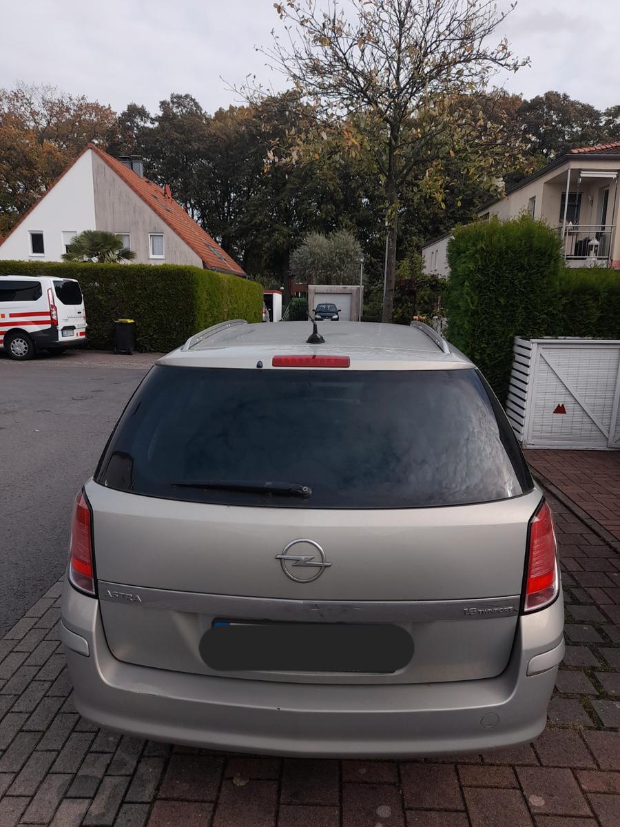 Opel Astra 2005 — engine 1.598 cm³, 105 HP (77kW)