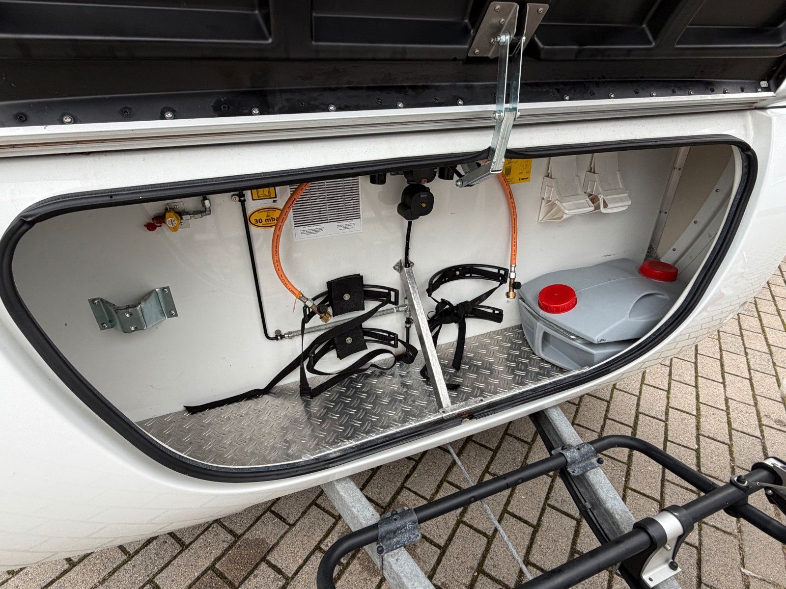 Fahrzeugabbildung HYMER / ERIBA / HYMERCAR Eriba Nova Light 425