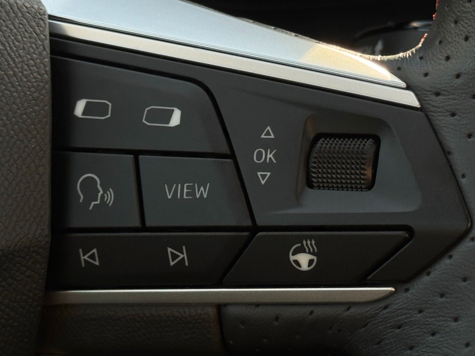 Fahrzeugabbildung SEAT Leon 1.5 TSI FR ACC LED VC SHZ LHZ Kam Ambiente