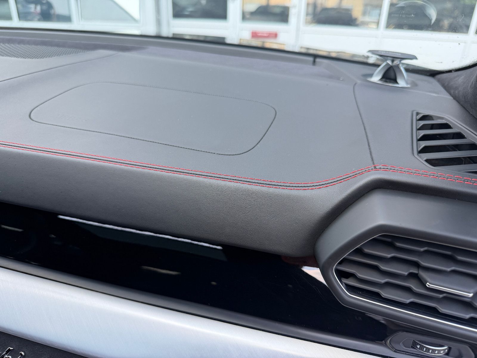 Fahrzeugabbildung Lamborghini Urus/PANO/23ZOLL/B&O-3D/360KAM/HEAD-UP