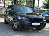 BMW X5 M50i SAG Navi Leder Panor. 360° Laser AHK 22" - BMW X5 M50 in München