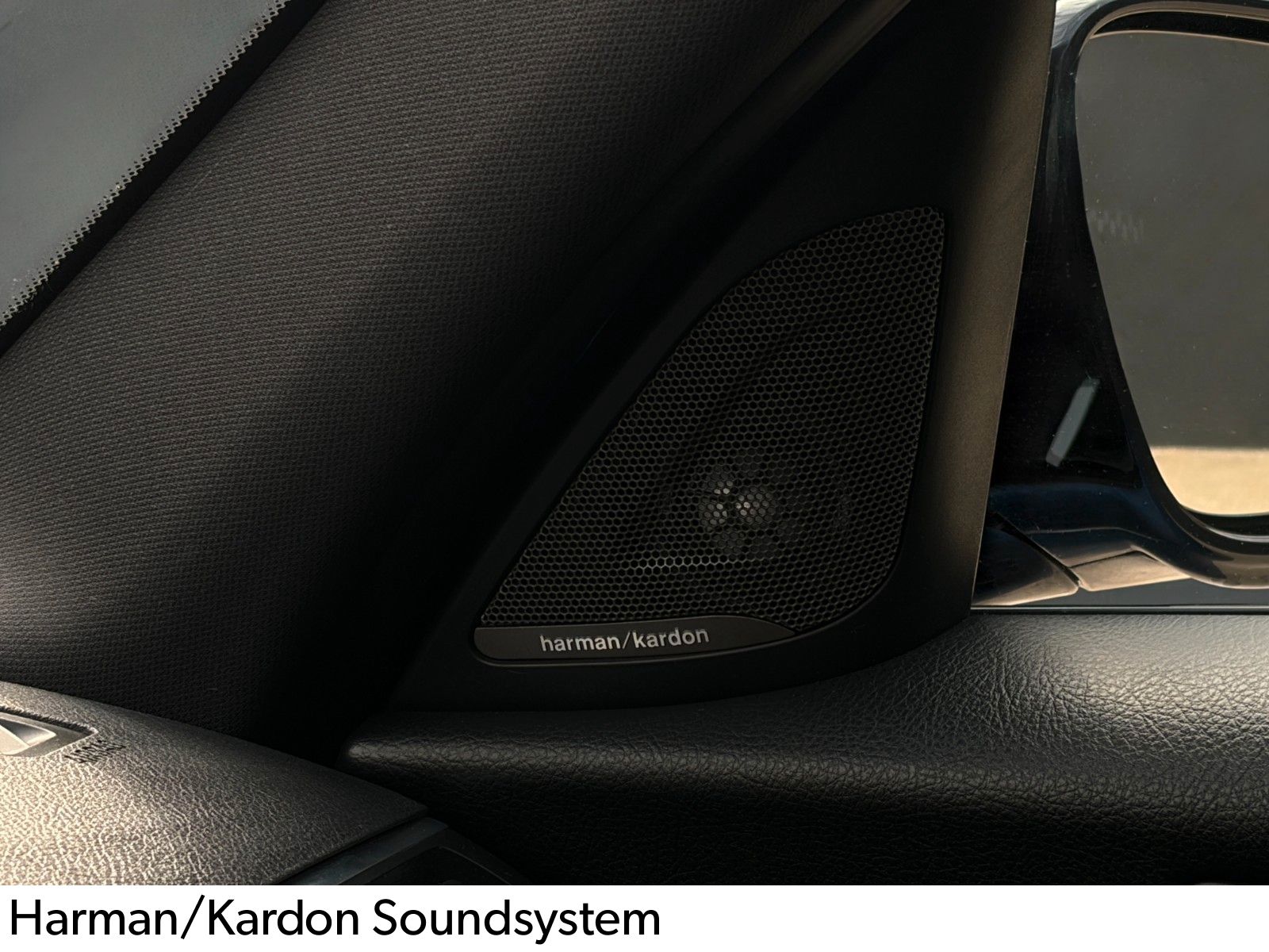 Fahrzeugabbildung BMW M140i xDr. Special Edition Schiebed. H&K LHZ CAM