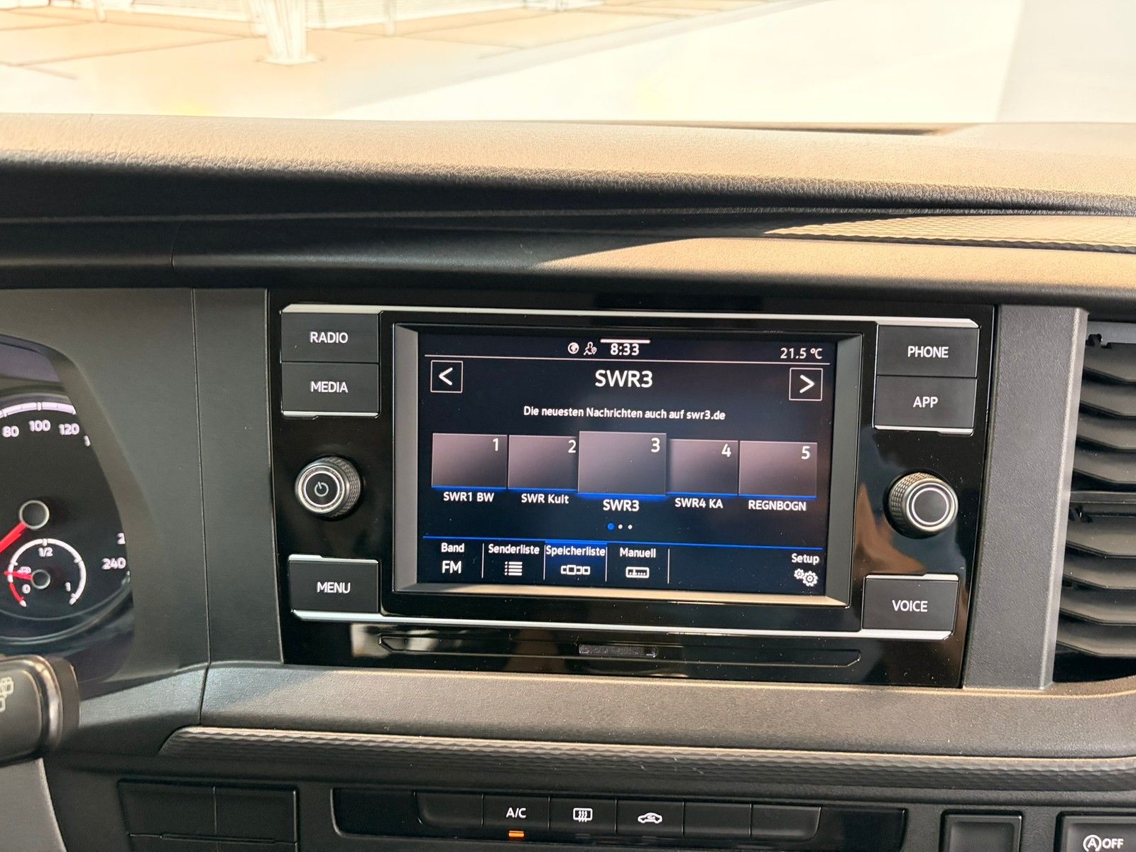 Fahrzeugabbildung Volkswagen T6.1 Transporter Kasten 2,0 TDI +AHK+Licht&Sicht