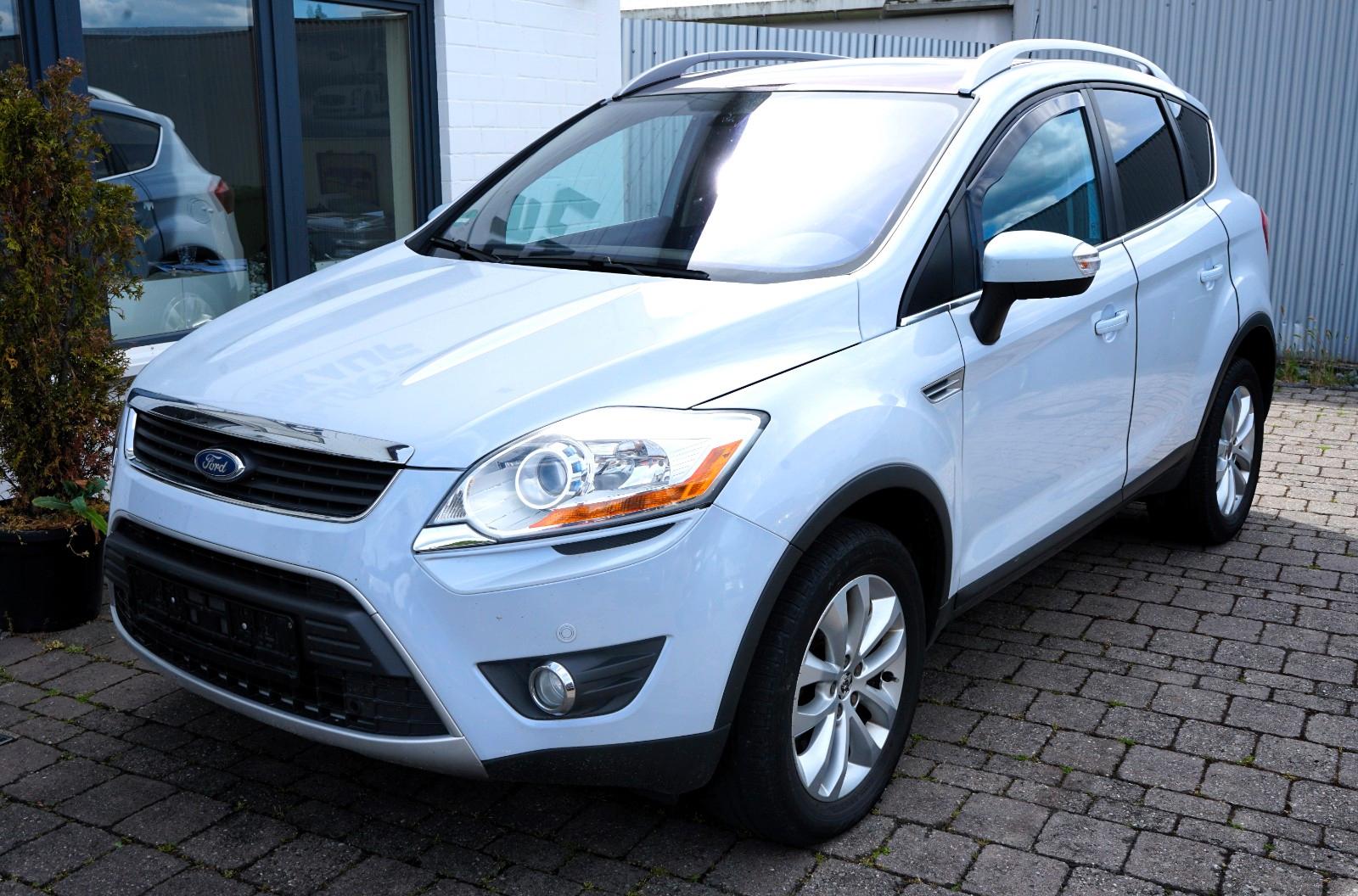 Ford Kuga Titanium  4x4 Bi Xenon Panor-Dach
