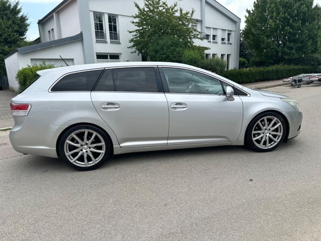 Toyota Avensis Kombi Edition