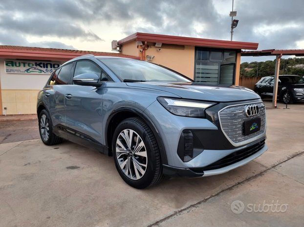 AUDI Audi Q4 35 e-tron Business Advanced