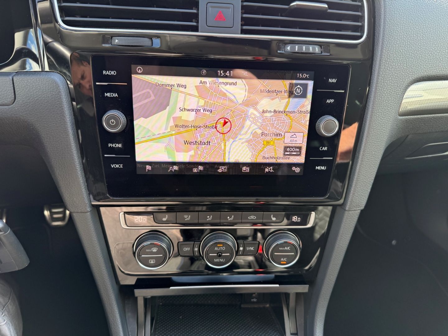 VW Golf VII Join Start-Stopp 1.6 TDI AHK Carplay  B - Image 16