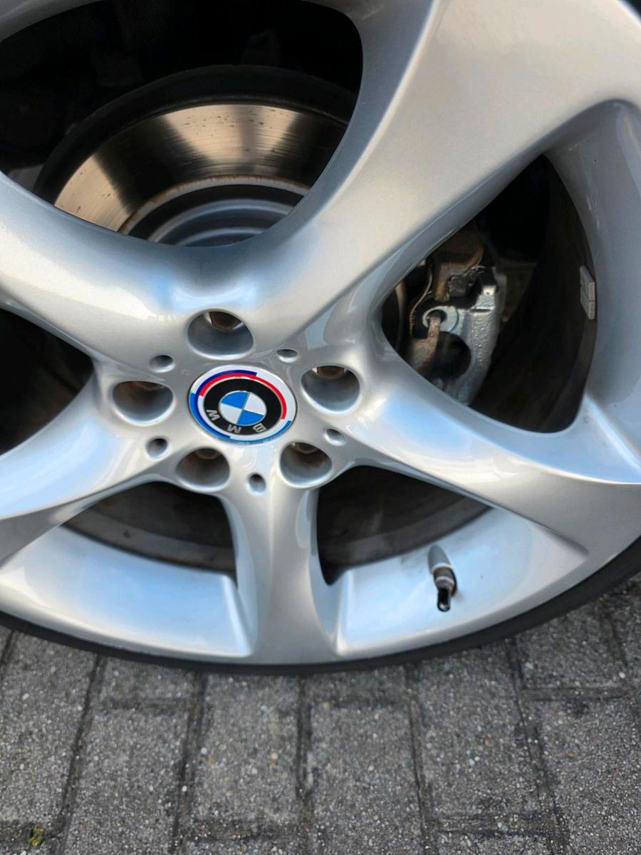 BMW 320 2010 — photo 9