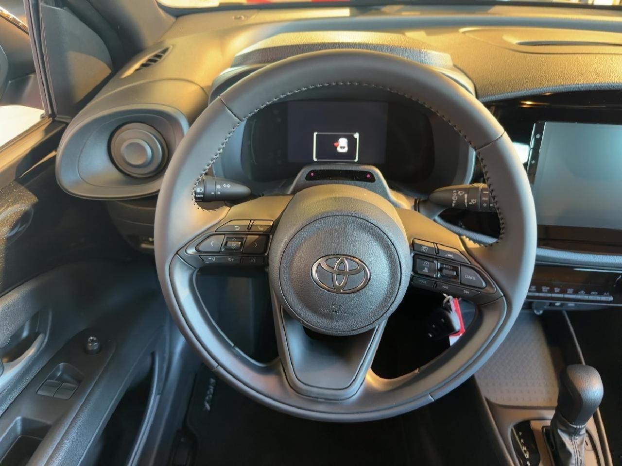 Fahrzeugabbildung Toyota Aygo X Hybrid Active *RFK+SHZ+1,99% bis 30.6*