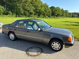 Mercedes-Benz Mercedes W124 250D | EZ 01/1990 | 175.500 km | H - Mercedes-Benz 250: W124 D