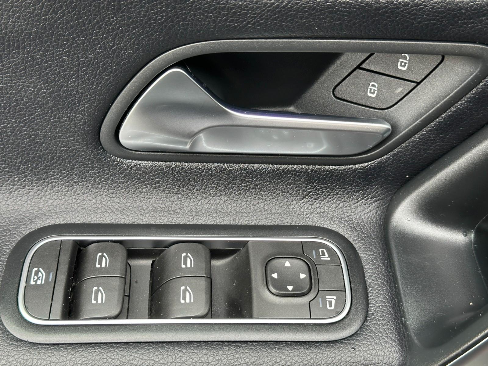 Mercedes-Benz A-Class AUTOMATIK LEDER SHZ RFK, миниатюра 24