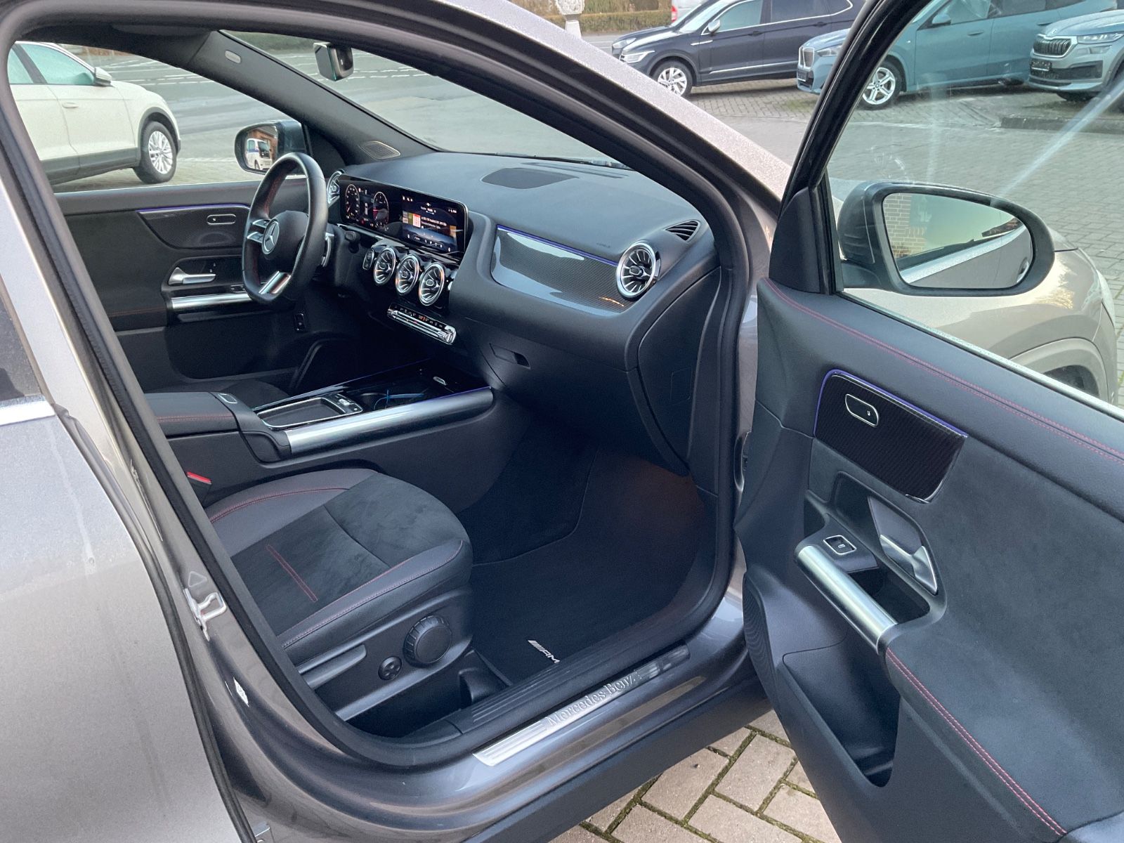 Fahrzeugabbildung Mercedes-Benz GLA 200 d DCT,AMG,AHK,Kamera,Multibeam,Distronic