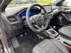 FORD Focus Turnier 1.0 ST-Line X*LED*Navi*DAB*Leder