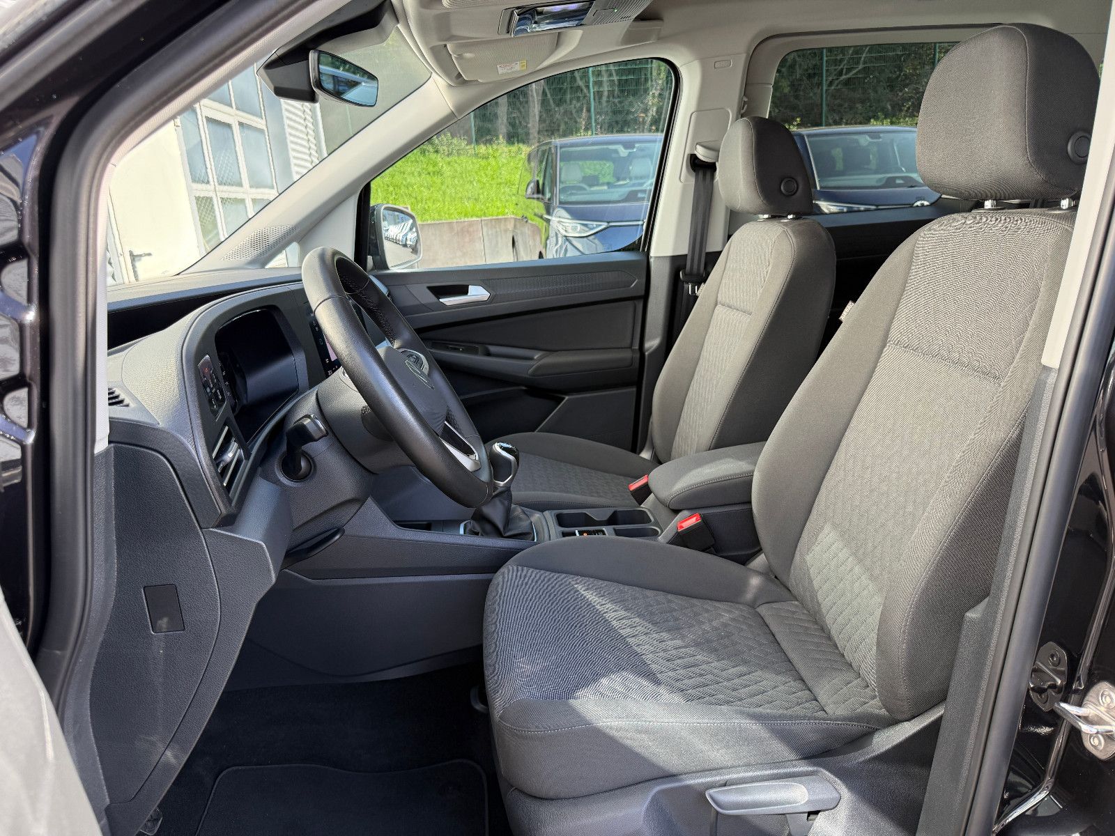 Fahrzeugabbildung Volkswagen Caddy Life ACC AHK Blis Navi LED Kamera SHZ
