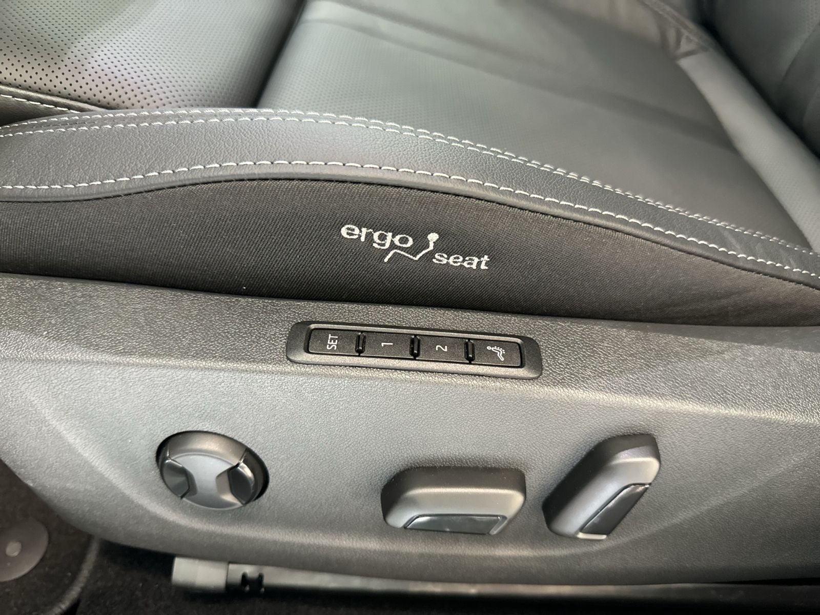 Octavia Combi Ultimate Schwarz 2.0 TDI, AHK, PAN