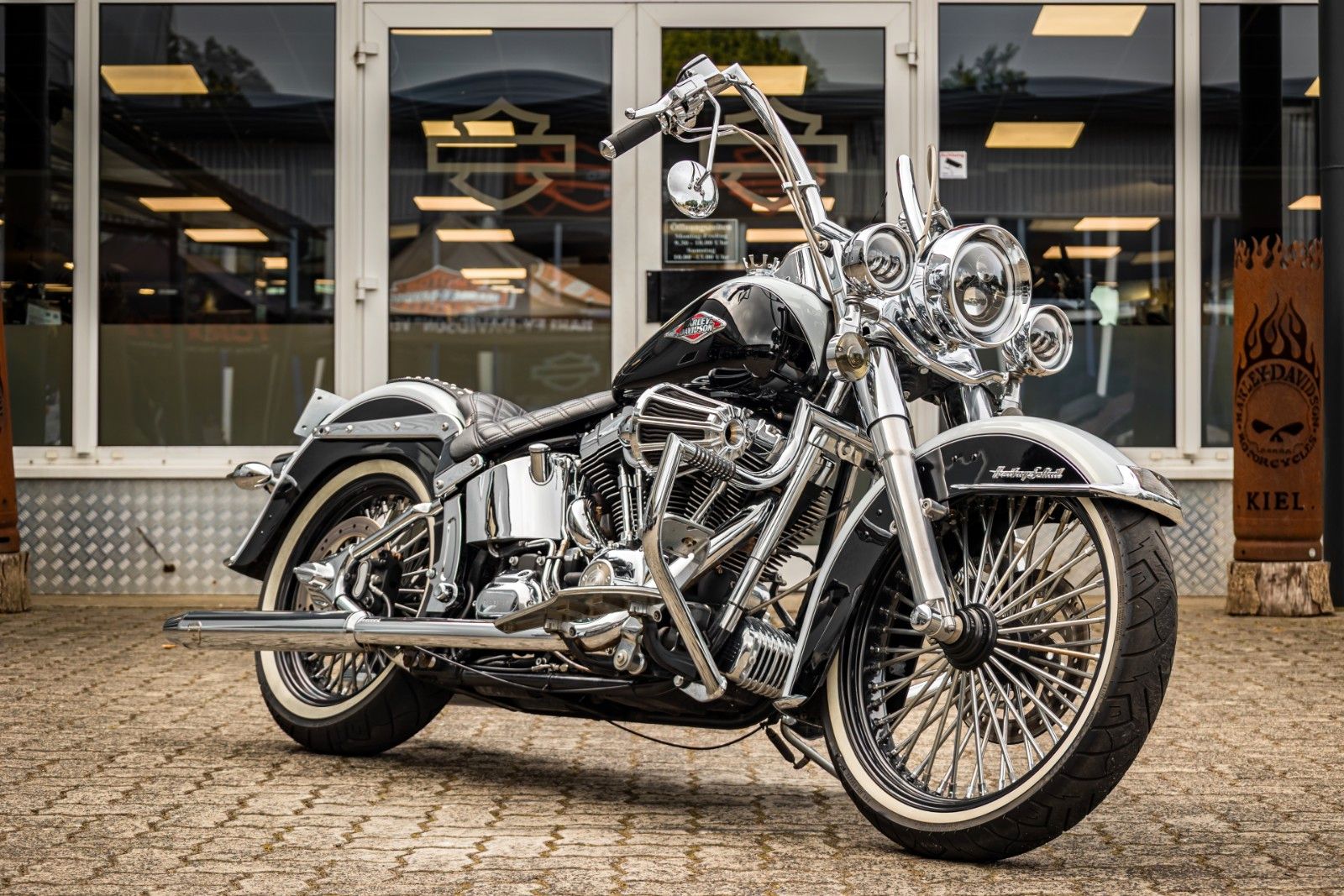 Fahrzeugabbildung Harley-Davidson FLSTC Heritage Classic Twin Cam 96 cui - Chicano
