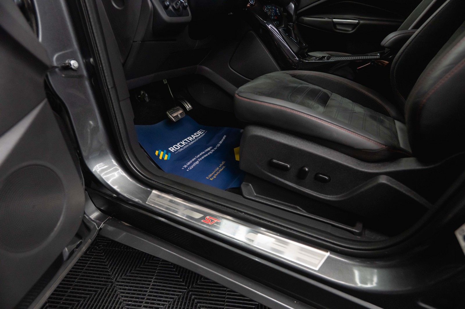 Fahrzeugabbildung Ford Kuga ST-Line 2.0 TDCi 4x4 *LED*Kamera*ACC*DAB*