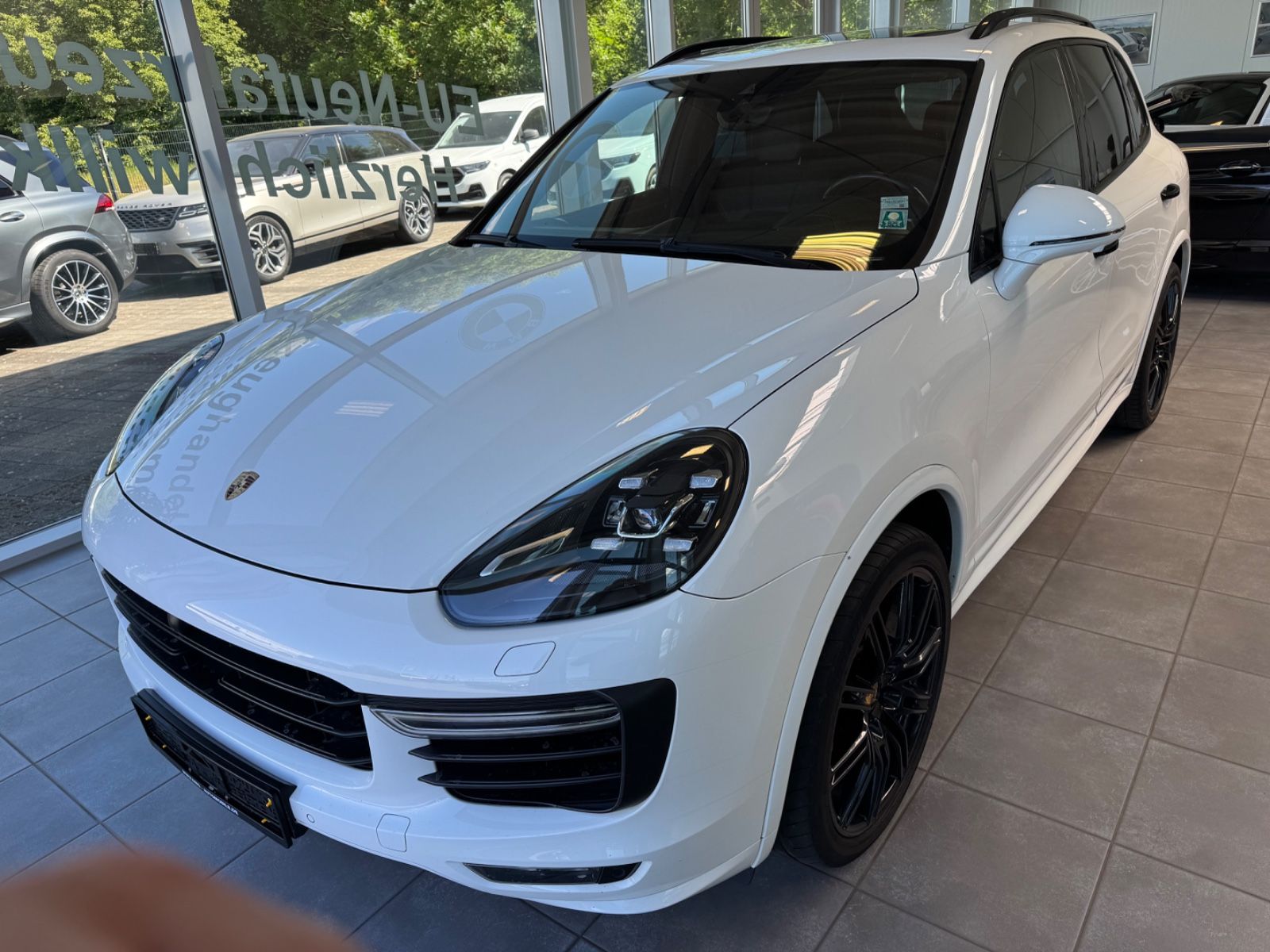 Fahrzeugabbildung Porsche Cayenne Turbo/PCCB/Panodach/Burmester/Voll!