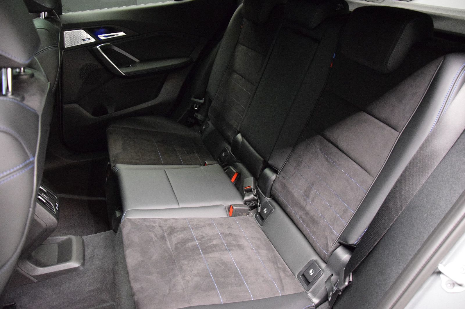 Fahrzeugabbildung BMW X2 20d xDrive M Sport 360° Pano HuD AHK h/k ACC