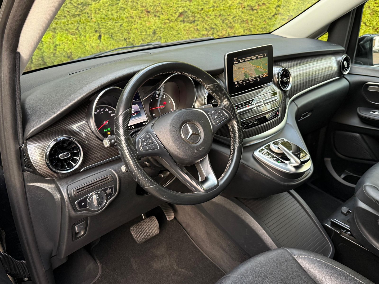 Fahrzeugabbildung Mercedes-Benz V 300 d 9G Avantg Extralang LED+SHZ+KAM+LEDER+8S