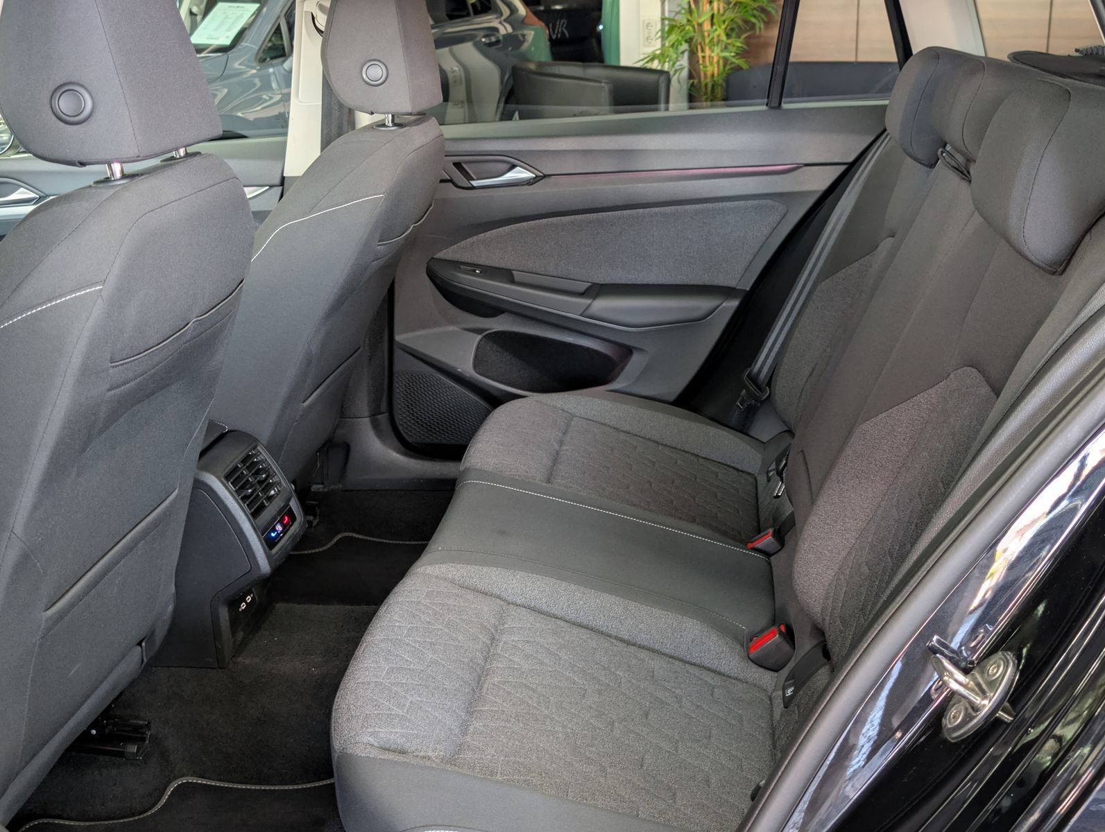 Fahrzeugabbildung Volkswagen Golf Move 1.5 TSI ACC LED SHZ VIRT AMBI APP BHL