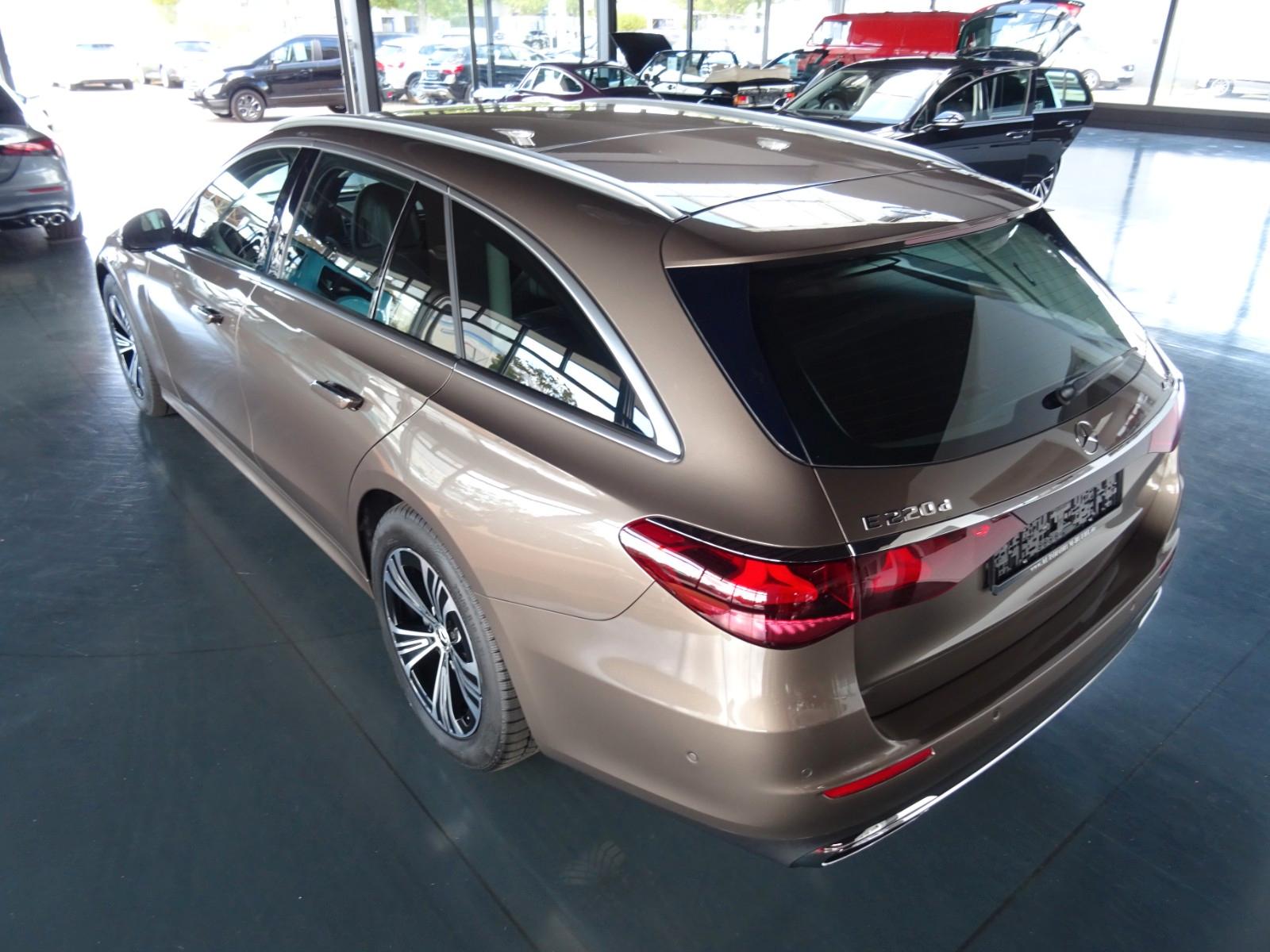 Mercedes-Benz E 220 d T 4Matic / Rollstuhl-Komplett Umbau