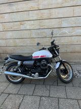 Moto Guzzi V7 IV SPECIAL E5 RED STRIPE - Offers matching your search criteria