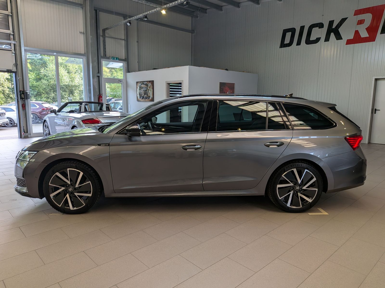 Fahrzeugabbildung SKODA Octavia 1.5 TSI Sportline MATRIX PANO AHK 5J-Gar