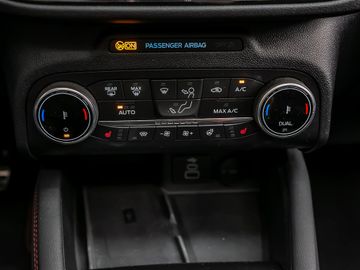 Ford Kuga 2.5 Plug-In Hybrid ST-Line X Stauassistent