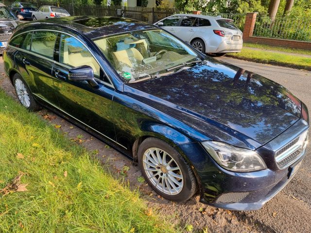 MERCEDES-BENZ CLS 220 Shooting Brake
