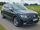 Volkswagen Tiguan Allspace 2.0 TDI DSG R-Line Standheizung - VW Tiguan Allspace Gebrauchtwagen in Hamburg